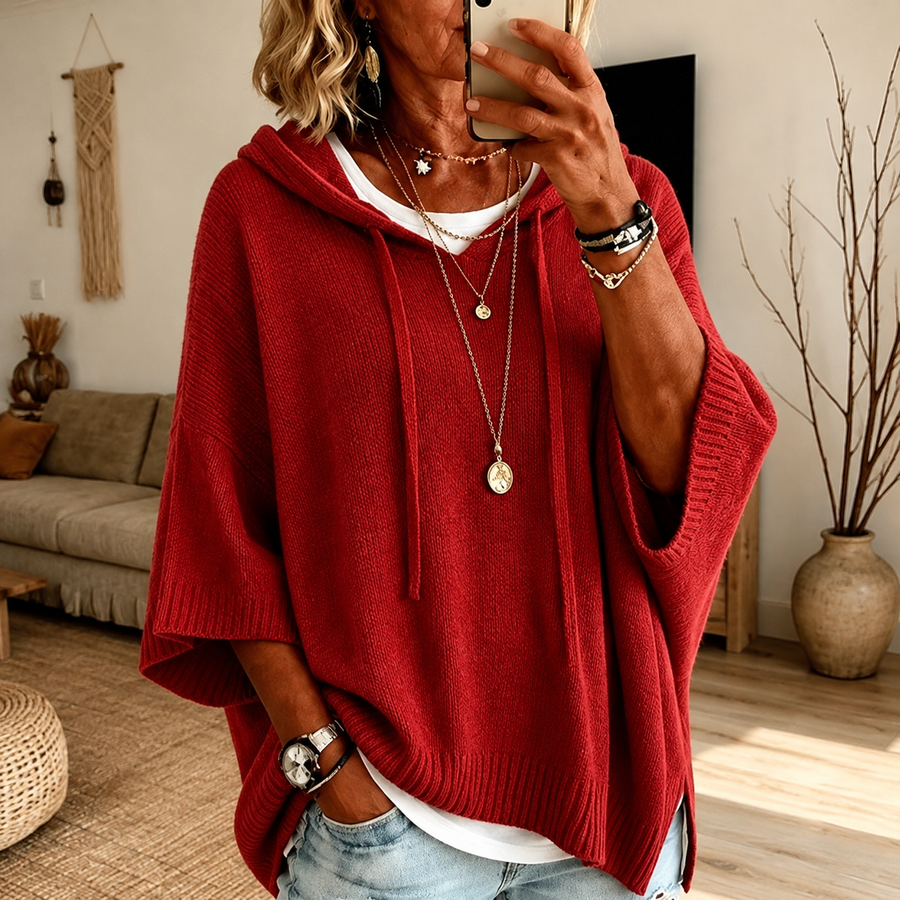 Chiara | Maglia poncho rossa con cappuccio