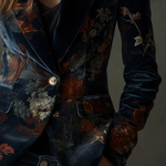 Barbara | Blazer in velluto floreale con bottoni metallici